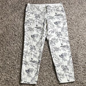 Talbots The Weekender Floral Straight Leg Ankle CropPants in Gray & White Size12